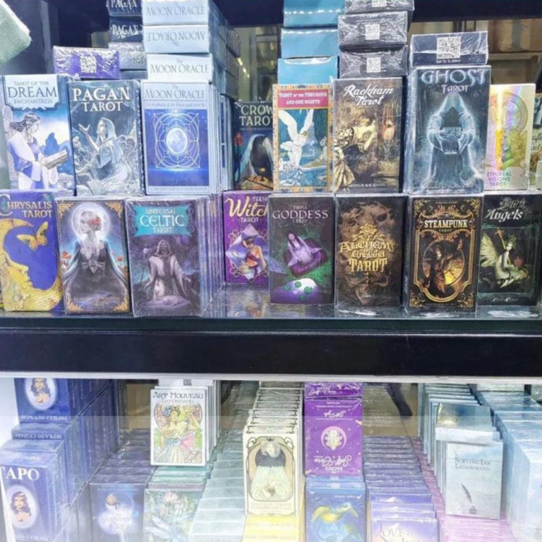 Books & Tarot